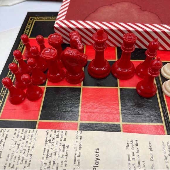 Vintage Chess Dominoes Checkers Three Game Kit by The Embossing Company Albany - Picture 11 of 16